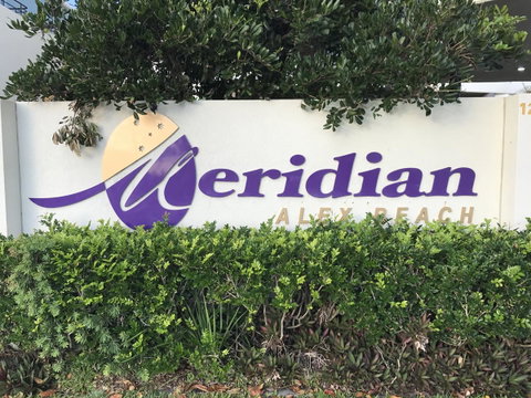 Meridian Alex Beach Apartments - Lightning Ridge Tourism 3