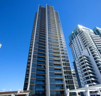 High Floor Ocean View Suites Broadbeach - Lightning Ridge Tourism