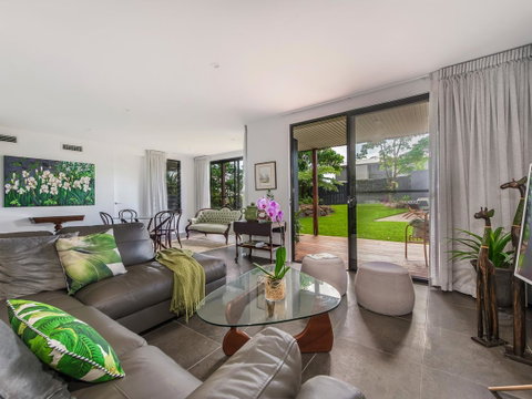 Sam's Buderim Mountain Guest House - Lightning Ridge Tourism 17