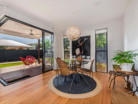 Sam's Buderim Mountain Guest House - Lightning Ridge Tourism 2