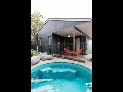 Sam's Buderim Mountain Guest House - Lightning Ridge Tourism 1