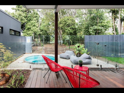 Sam's Buderim Mountain Guest House - Lightning Ridge Tourism 7
