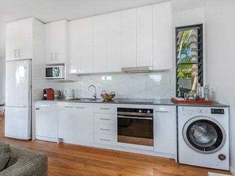 Sam's Buderim Mountain Guest House - Lightning Ridge Tourism 4
