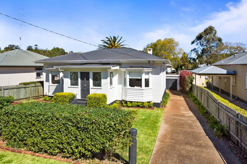 The Lighthouse - Lightning Ridge Tourism 18