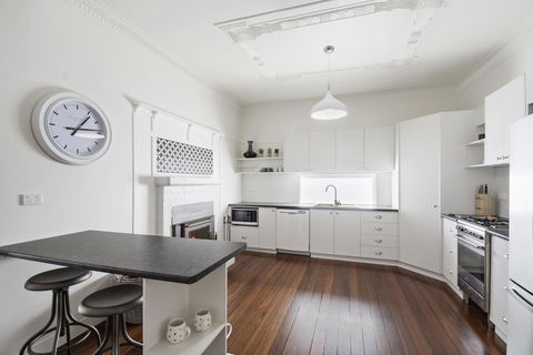 The Lighthouse - Lightning Ridge Tourism 12