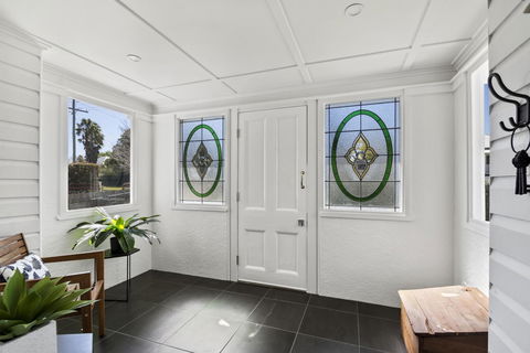 The Lighthouse - Lightning Ridge Tourism 17