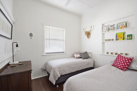 The Lighthouse - Lightning Ridge Tourism 5