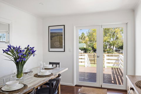 The Lighthouse - Lightning Ridge Tourism 9