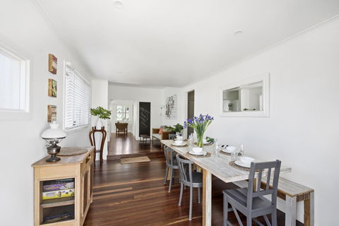 The Lighthouse - Lightning Ridge Tourism 10