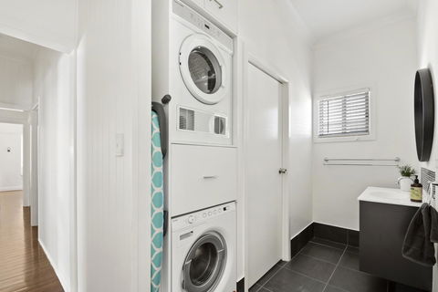 The Lighthouse - Lightning Ridge Tourism 15