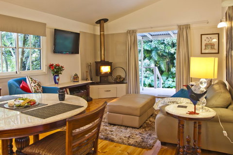 Curtis Falls Cottage - Lightning Ridge Tourism 13