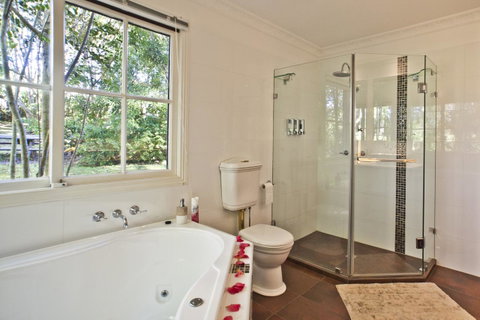 Curtis Falls Cottage - Lightning Ridge Tourism 4