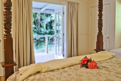 Curtis Falls Cottage - Lightning Ridge Tourism 1