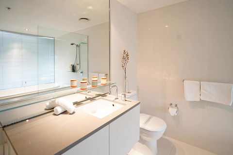 Circle On Cavill Surfers Paradise Apartments-Holiday Paradise - Lightning Ridge Tourism 0