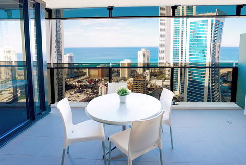Circle On Cavill Surfers Paradise Apartments-Holiday Paradise - Lightning Ridge Tourism 2