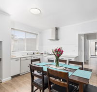 Wattle Grove Villa - Lightning Ridge Tourism