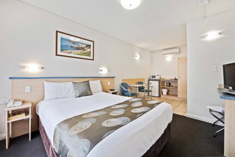 Welcome Inn 277 - Lightning Ridge Tourism 0