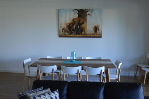 Western Breeze - Lightning Ridge Tourism 3