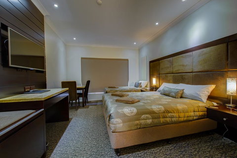 Western Downs Motor Inn - Lightning Ridge Tourism 1