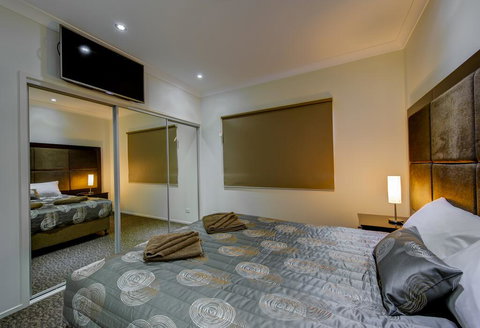 Western Downs Motor Inn - Lightning Ridge Tourism 2