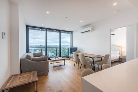 Whitehorse Tower 2 Bedroom 2 Bath - Lightning Ridge Tourism 0