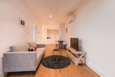 Whitehorse Tower Deluxe 1 Bedroom With View - Lightning Ridge Tourism 2