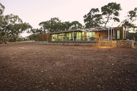Willalooka Eco Lodge - Lightning Ridge Tourism 0