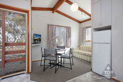 Wimmera Lakes Caravan Resort - Lightning Ridge Tourism 3