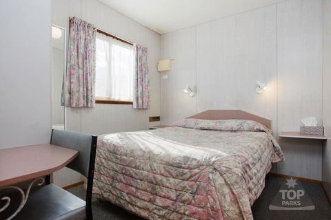 Wimmera Lakes Caravan Resort - Lightning Ridge Tourism 2