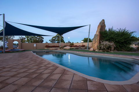 Wimmera Lakes Caravan Resort - Lightning Ridge Tourism 0