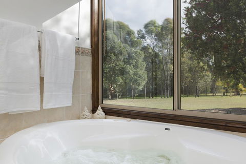 Windsors Edge Cottage Pokolbin - Lightning Ridge Tourism 2