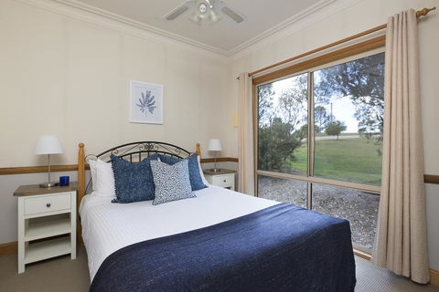 Windsors Edge Cottage Rothbury - Lightning Ridge Tourism 2