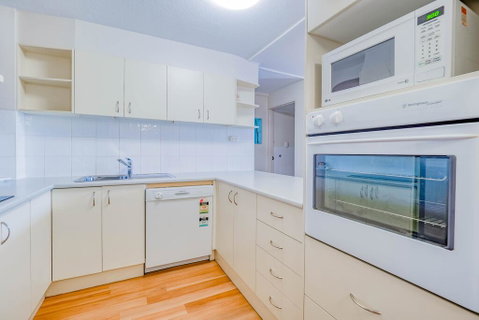 Windward Apartments - Lightning Ridge Tourism 1