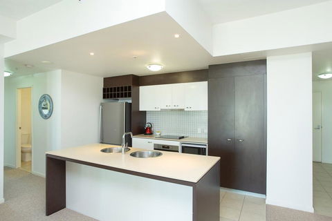 Wings Resort - Private Apartments - Lightning Ridge Tourism 3