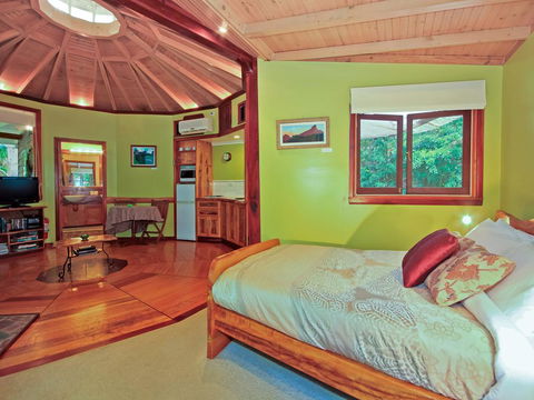 Wollumbin Palms Rainforest Retreat - Lightning Ridge Tourism 1