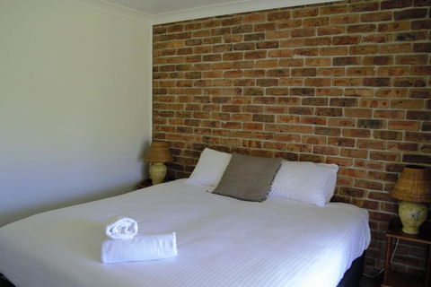 Woolshed Hill Estate - Lightning Ridge Tourism 3
