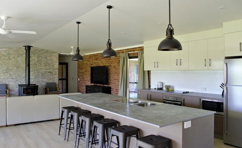 Woolshed Hill Estate - Lightning Ridge Tourism 1