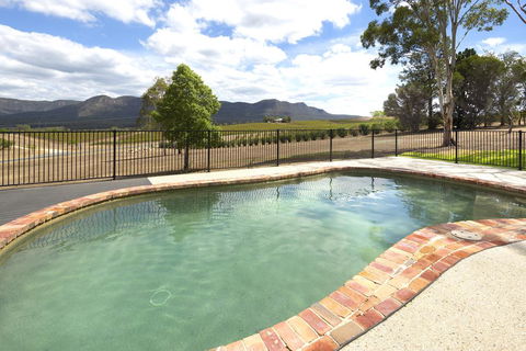Worthington's Guest Cottage - Lightning Ridge Tourism 1