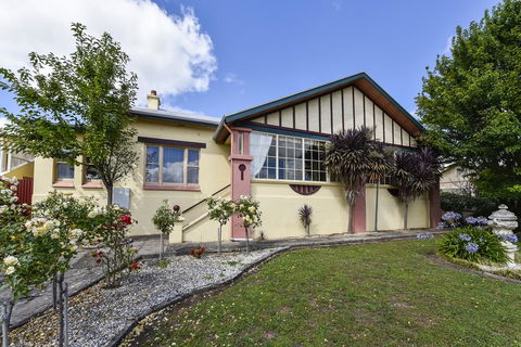 Wyatt Guest House - Lightning Ridge Tourism 2