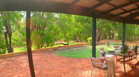 Yallingup Pet Friendly Bush Retreat - Lightning Ridge Tourism 1