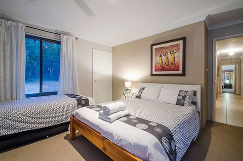 Yallingup Pet Friendly Bush Retreat - Lightning Ridge Tourism 2
