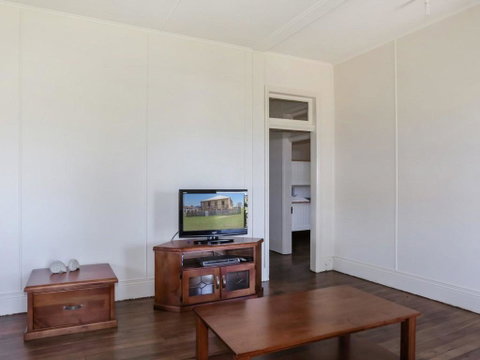 Yamba Pilot Cottage 1 - Pets Welcome - Close To Beach - Lightning Ridge Tourism 1