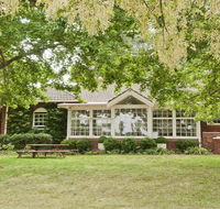 York Cottage - grand gate house and enchanting gardens - Lightning Ridge Tourism
