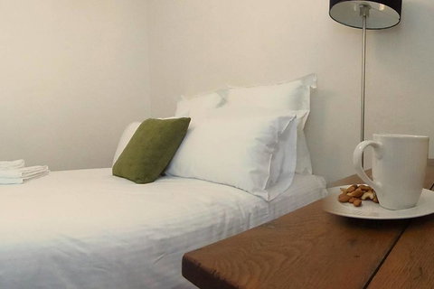 YSG The Edward Townhouses 155 And 157 - Steps To Town - Lightning Ridge Tourism 1