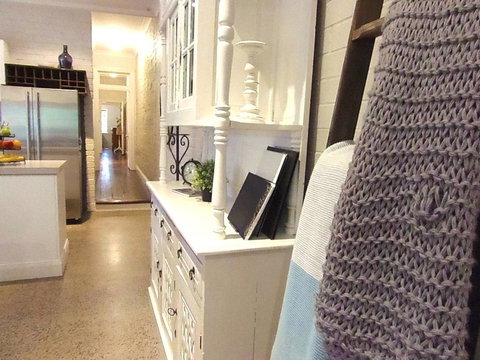 YSG The Edward Townhouses 155 And 157 - Steps To Town - Lightning Ridge Tourism 3