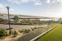 Book Tailem Bend Accommodation Vacations Lightning Ridge Tourism Lightning Ridge Tourism