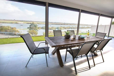 Serenity And Sweeping Murray River Views - Lightning Ridge Tourism 1