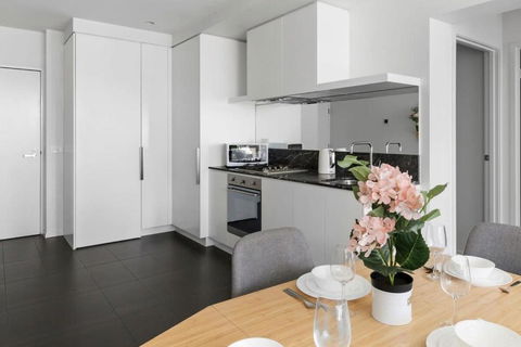 A 2BR Apt Near Shrine Of Remembrance FREE Parking - Lightning Ridge Tourism 4