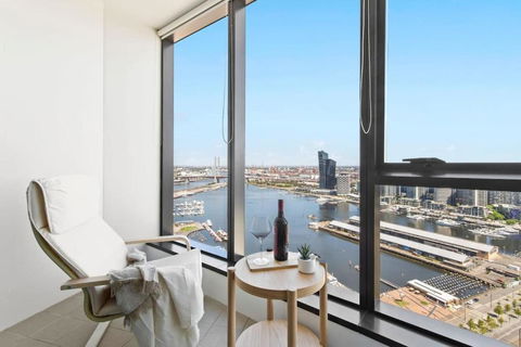 A 2BR Apt With Amazing Harbor Views FREE Parking - Lightning Ridge Tourism 0