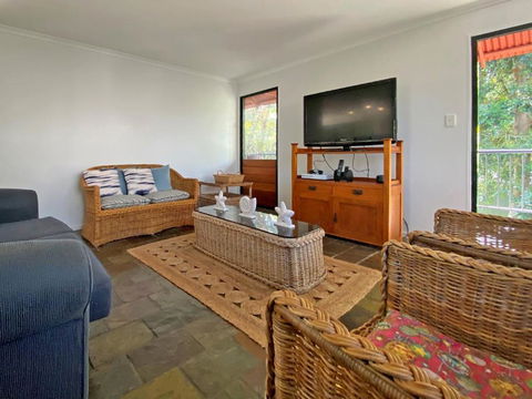 A BEACH AFFAIR - Lightning Ridge Tourism 2